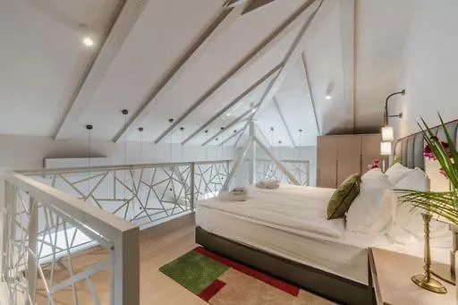 Апартаменти Ghisi *